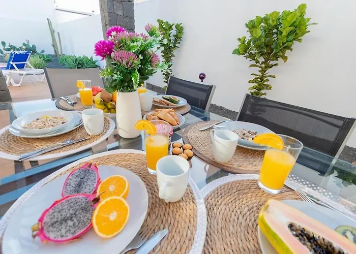 Prázdninový dům Casa Ostoja - Heated Pool & Spacious Playa Blanca (Lanzarote)