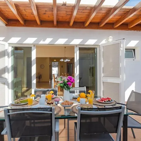 Casa Ostoja - Heated Pool & Spacious Holiday home