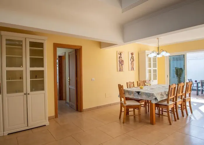 Casa Ostoja - Heated Pool & Spacious * 普拉亚布兰卡