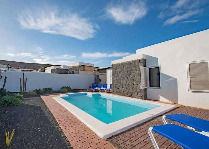 Casa Ostoja - Heated Pool & Spacious 普拉亚布兰卡